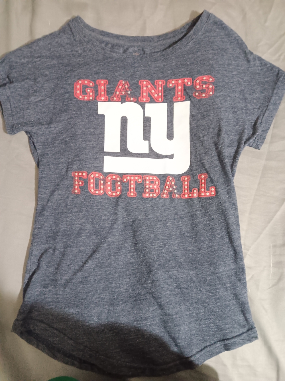 NFL Heather Gray NY Giants Graphic Tee with Red Accents - Short Sleeve